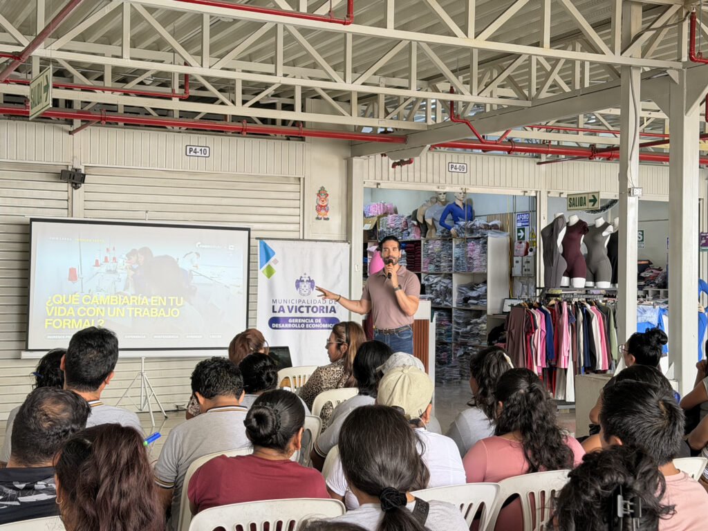 Más de 80 personas se informaron en Torre Piter’s sobre Impulso Textil, capacitación gratuita para jóvenes del sector textil